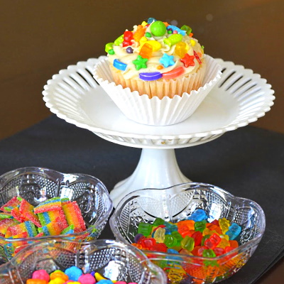 Make these cute candied cupcakes for party activities.