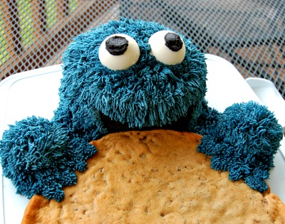 Cookie Monster Eating a Huge Cookie!